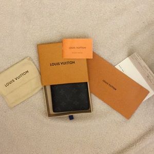 Louis Vuitton Men’s Monogram Wallet